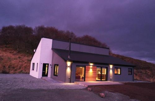 Glengrasco House | Luxury 3 Bedroom House - Stag Moor House