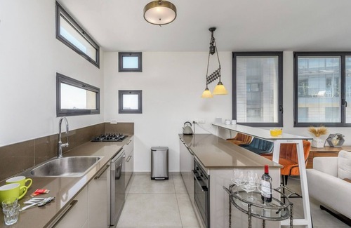 Florentin Apartment | Luxury 3-Bedroom in Neve Tzedek By Barnes