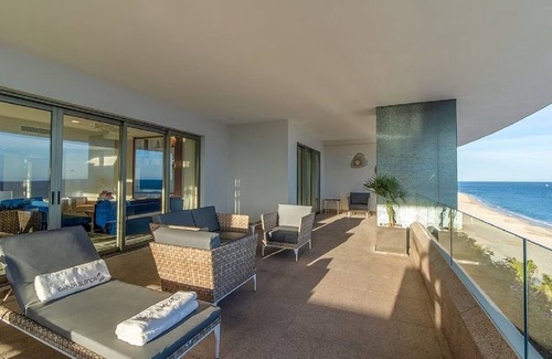 El Tezal Condo | LUXURY 3-bedroom oceanfront condo in gorgeous Cabo San Lucas