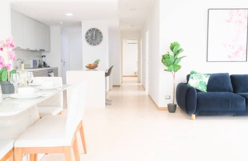 Tumba Vieja Apartment | Luxury 3 Bedroom Oceanview apt parkingandbalcony