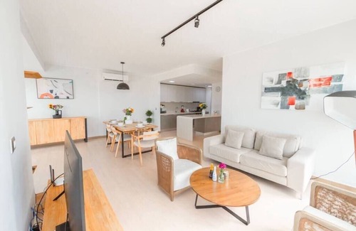 Tumba Vieja Apartment | Luxury 3 Bedroom Oceanview apt w parking balcony