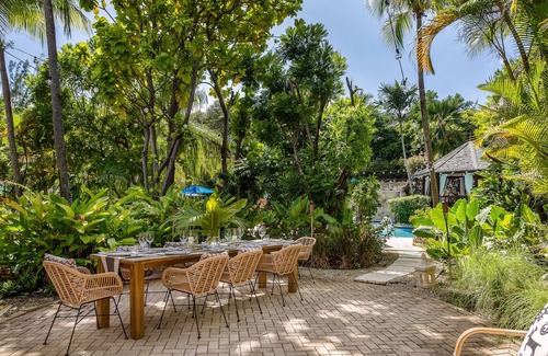 Gibbes Villa | Luxury 3-bedroom villa w/ pool at 50m to the beach