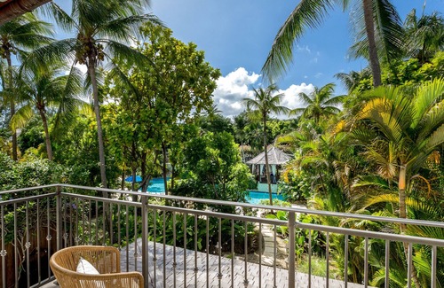 Gibbes Villa | Luxury 3-bedroom villa w/ pool at 50m to the beach
