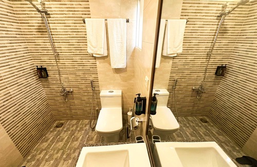 Karachi Apartment | Luxury 3 Bedrooms Cozy Apartment on Shahrah-e-Faisal