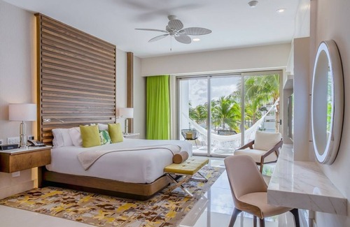 Puerto Juarez Resort | Luxury 3-BR ocean front resort with fitness room, spa, restaurants in Cancún