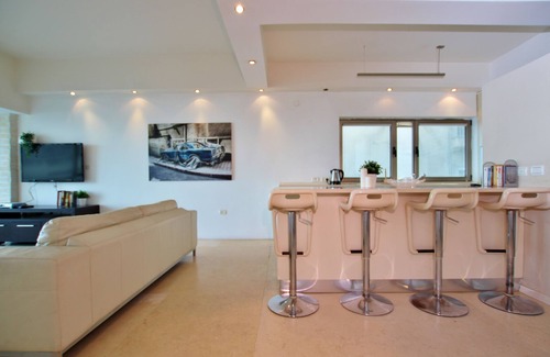Tel Aviv Promenade Apartment | LUXURY 3 ROOMS APARTMENT- FULL SEA VIEW TO GORDON BEACH