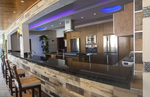 Villas Ana Maria Villa | Luxury 30BD Party Complex, guest-friendly, steps from Clubs/Beaches!