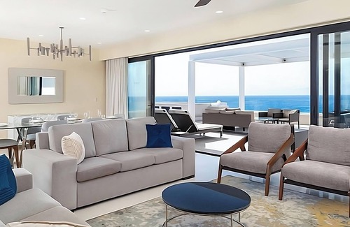 San Jose del Cabo Resort | LUXURY 3BD/4BA Ocean Front Penthouse with Private Hot Tub! Villa La Valencia
