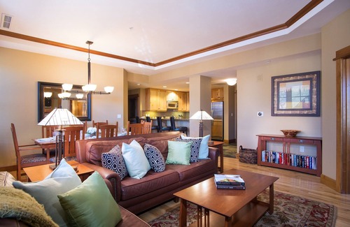 Truckee Condo | Luxury 3BD Village at Northstar Residence - Close to Pool & Hot Tub!