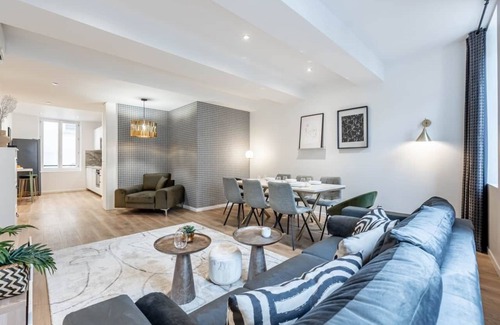 Quartier de la Roquette Apartment | Luxury 3br/2ba with aircon in Bastille