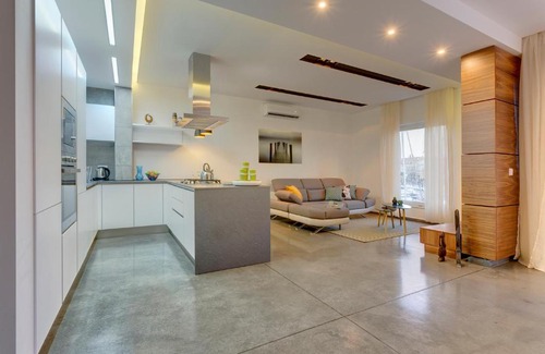 Ta' Xbiex Apartment | Luxury 3BR Apartment with Marina Views