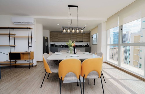 Tumba Vieja Apartment | Luxury 3BR apt with Cityview free parkingandbalcony