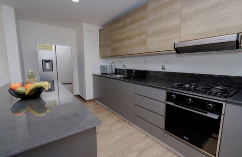 Tumba Vieja Apartment | Luxury 3BR apt with Cityview free parkingandbalcony