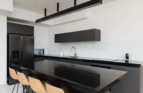Kerem HaTeimanim Apartment | Luxury 3BR at Geula Beach by HolyGuest