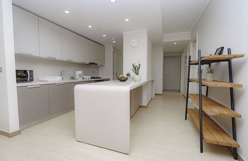Tumba Vieja Apartment | Luxury 3BR Cityview apt, parking and balcony