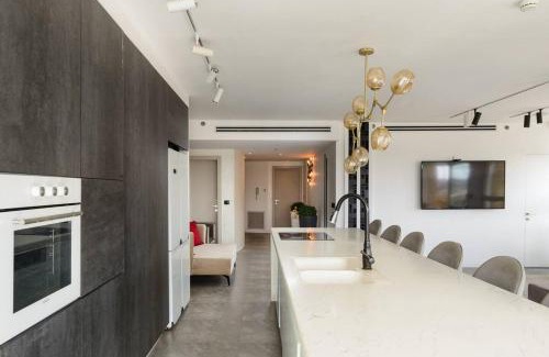 Herzliya Pituach Apartment | Luxury 3BR in Marina Complex By Barnes
