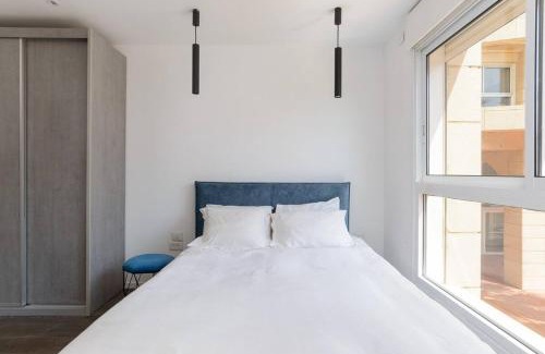 Herzliya Pituach Apartment | Luxury 3BR in Marina Complex By Barnes
