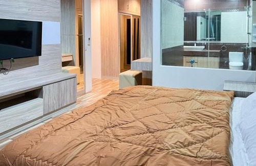 Bangka Apartment | Luxury 3BR Kemang Village Netflix, WiFi, Pool