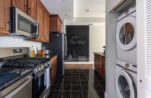 Pleasant Plains Apartment | Luxury 3BR+Parking | Heart of DC | Steps to Metro