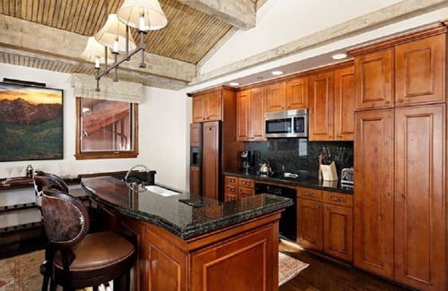Aspen Condo | Luxury 3BR penthouse at The Ritz-Carlton Club in Aspen Highlands - mountain view