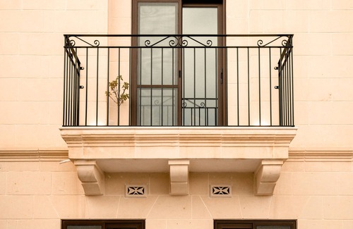 Xaghra House | ☆ Luxury 3BR Traditional House w/Pool, Cinema & Hot Tub ☆