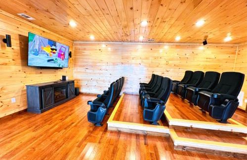Chalet Village North Ski Chalet | Luxury 4 BDR, Breathtaking Views, Theater, EVC