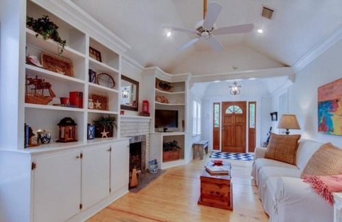 Flamingo Parks Villa | Luxury 4 Bedroom Villa with Communal Pool, West Palm Beach Villa 1218