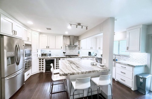 Willow Meadows/Willowbend Area House | Luxury 4 Bedroom 3 bath Private Home near MDA, TMC and NRG