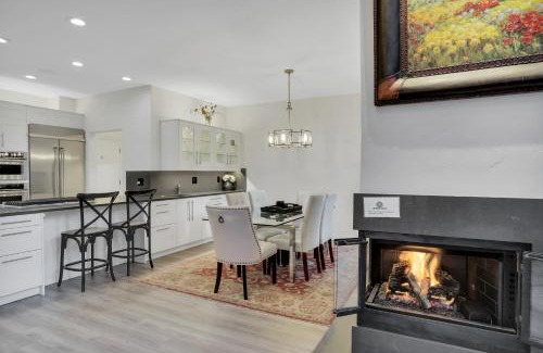 Edwards House | Luxury 4-Bedroom Home Close to Slopes with On-site Hot Tub home