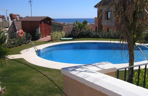 Manilva House | Luxury 4 bedroom house near La Duquesa Port, Beaches & Golf on Costa del Sol
