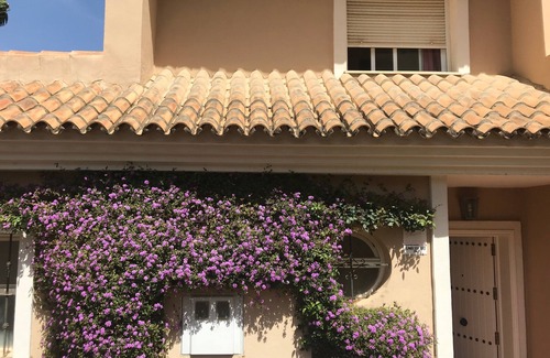 Manilva House | Luxury 4 bedroom house near La Duquesa Port, Beaches & Golf on Costa del Sol