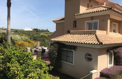 Manilva House | Luxury 4 bedroom house near La Duquesa Port, Beaches & Golf on Costa del Sol
