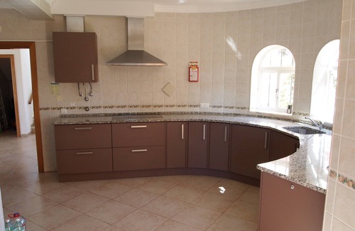 Ferragudo Villa | Luxury 4 bedroom villa w/pool and sea view near beach and village