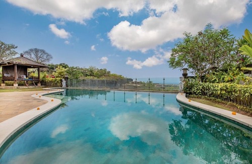 Jimbaran Villa | Luxury 4 Bedroom with Ocean View Villa