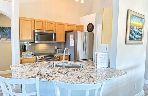 Solana Villa | Luxury 4 bedrooms pool home with clubhouse