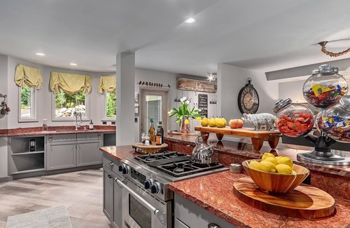 Asheville House | Luxury 4 King Bdrm, 4.5 Bth, Pavilion; Fire Place, TV, Waterfall, Fire Pit