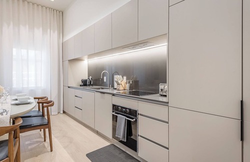 Downtown Montreal Apartment | Luxury 4BR/3BA Penthouse with Private Terrace