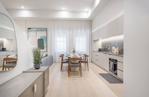 Downtown Montreal Apartment | Luxury 4BR/3BA Penthouse with Private Terrace