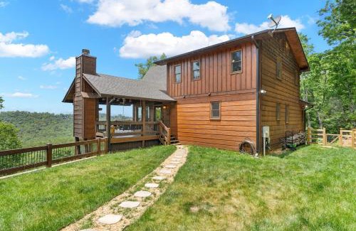 Blue Ridge House | Luxury 4Br Game Room Hot tub long-range Mtn view