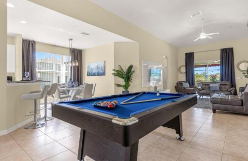 Crystal Cove House | Luxury 4BR Home - Private Pool BBQ - Near Disney