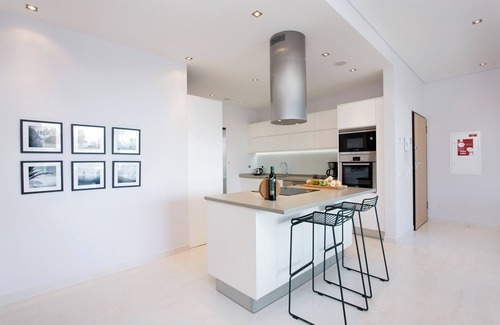 Porto de Mos Apartment | LUXURY 5* APARTMENT - DIRECT POOL ACCESS & NEXT TO PORTO DE MOS BEACH LAGOS