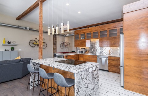 East Side Pioneers Condo | Luxury 5 Bedroom 3.5 bath Downtown Condo