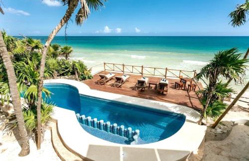 Chunhuhub Villa | Luxury 5-BR Beachfront Home in Tulum Casa Sofia