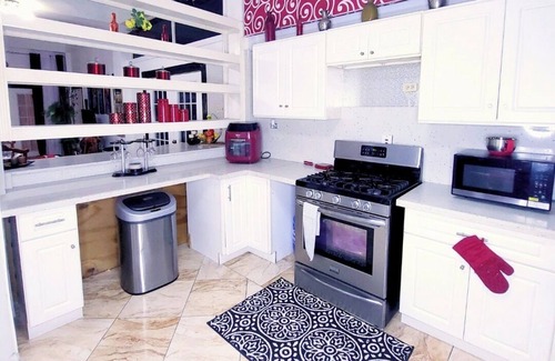 Eastwood Park House | Luxury 5BR In Central Halfway Tree @Kingston Manor