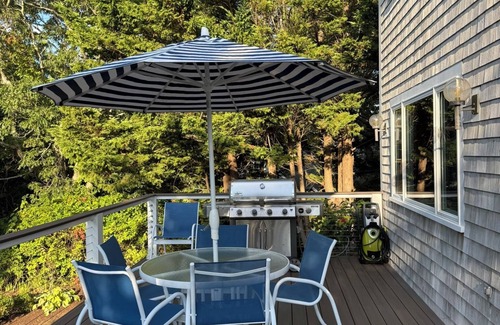 Falmouth House | Luxury 6-bedroom home in charming Falmouth walk to Private Beach, Bike Path
