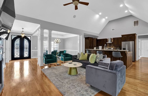 Fayetteville House | Luxury 6 bedroom pool, jacuzzi, theater room, game room
