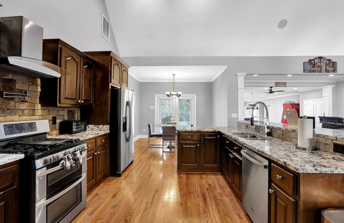 Fayetteville House | Luxury 6 bedroom pool, jacuzzi, theater room, game room