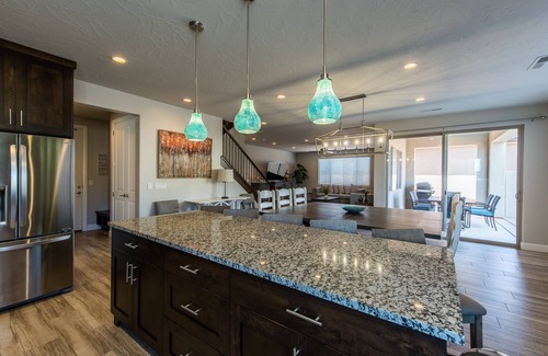 Santa Clara House | Luxury 6BR/7BA Family Friendly Home near Zion Private Pool & Resort Amenities
