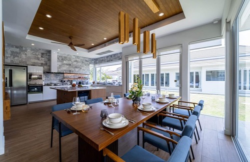 Hua Hin Villa | Luxury 7 Bedroom Pool Villa (WL67)