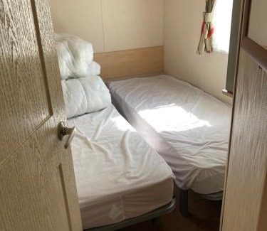 Clacton-on-Sea Resort | Luxury 8 and 6 berth caravans
